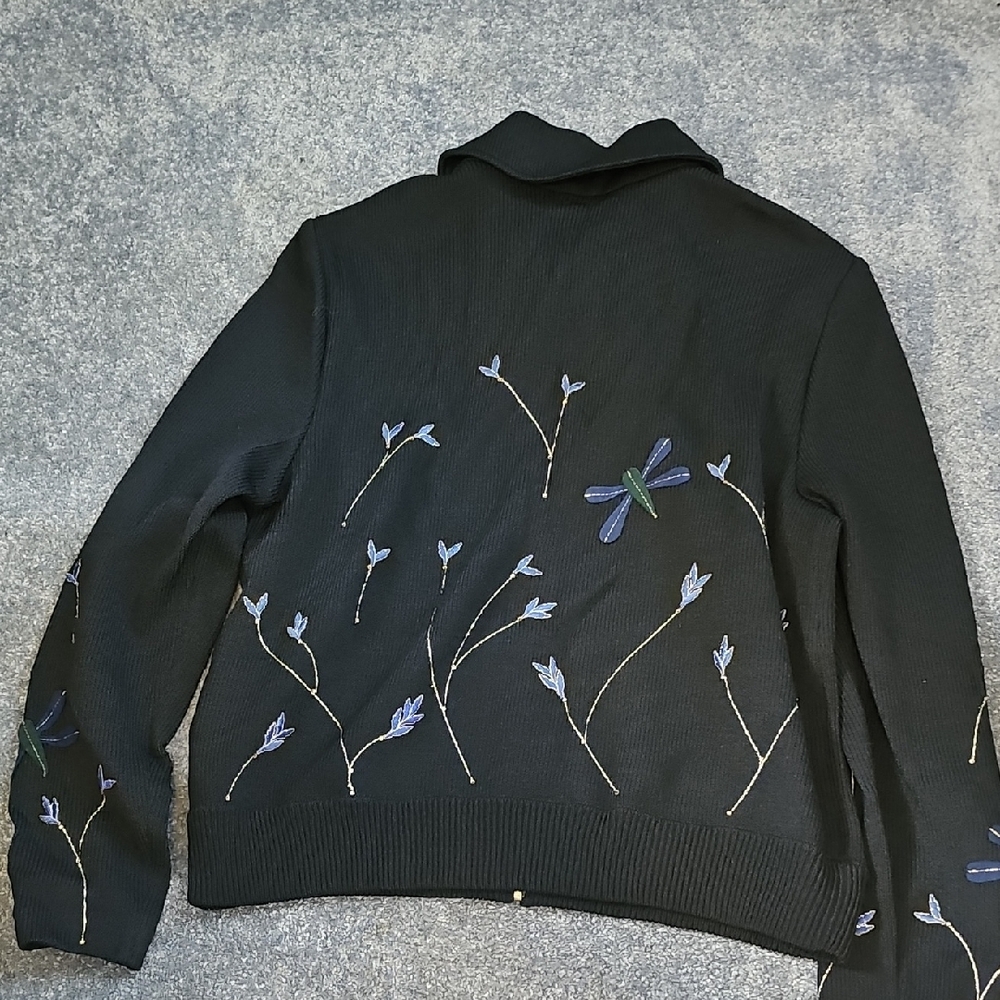 St. John Collection Black Zip-Front Jacket with Dragonfly Embroidery-Beautiful! - Picture 6 of 6